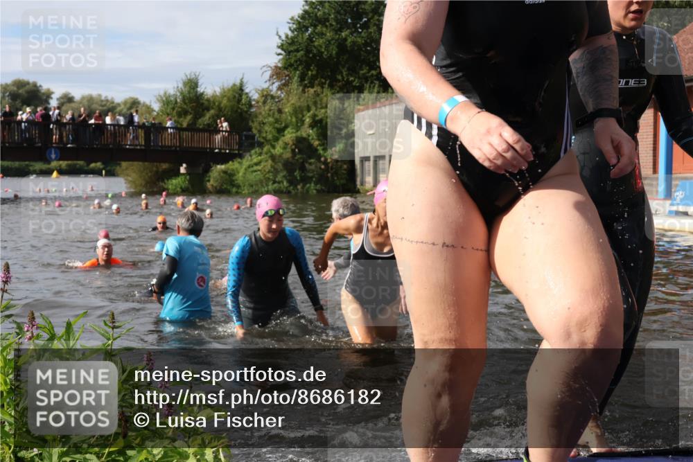 31.08.2025 - Elbe Triathlon Hamburg Luisa Fischer http://msf.ph/oto/8686182 31.08.2025 10:43:17 Schwimmen 1346, 1347, 1349, 1374, 1380, 1409, 1431, 1462, 1493 meine-sportfotos.de