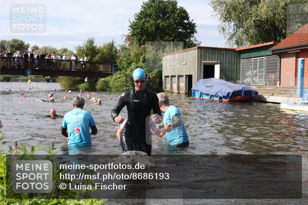 31.08.2025 - Elbe Triathlon Hamburg Luisa Fischer http://msf.ph/oto/8686193 31.08.2025 10:43:22 Schwimmen 1346, 1363, 1369, 1374, 1409, 1431, 1438, 1493 meine-sportfotos.de