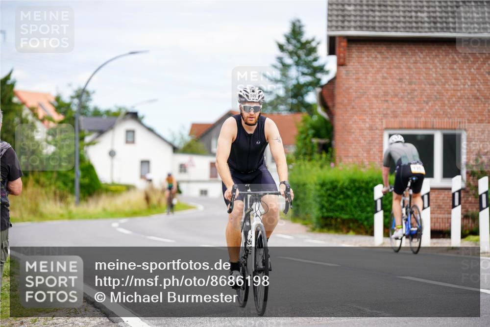 31.08.2025 - Elbe Triathlon Hamburg Michael Burmester http://msf.ph/oto/8686198 31.08.2025 14:17:42 Radfahren 149 meine-sportfotos.de