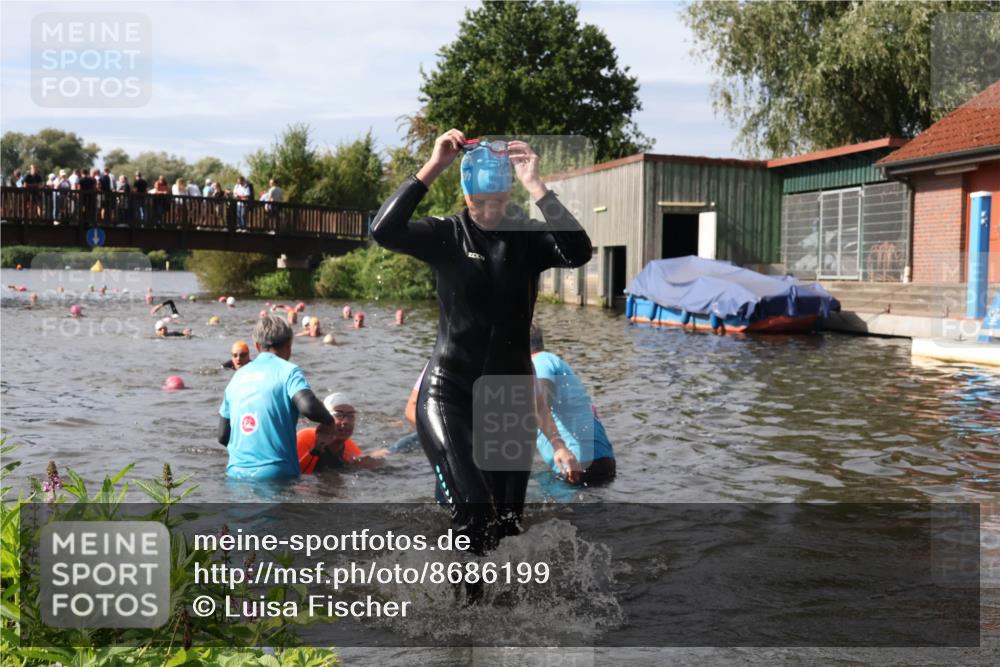 31.08.2025 - Elbe Triathlon Hamburg Luisa Fischer http://msf.ph/oto/8686199 31.08.2025 10:43:23 Schwimmen 1363, 1369, 1374, 1409, 1431, 1438, 1493 meine-sportfotos.de