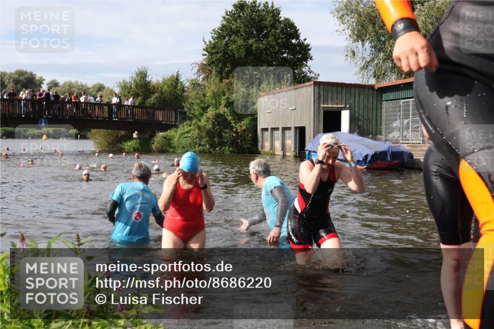 31.08.2025 - Elbe Triathlon Hamburg Luisa Fischer http://msf.ph/oto/8686220 31.08.2025 10:43:29 Schwimmen 1363, 1369, 1409, 1438, 1466, 1476, 1507 meine-sportfotos.de