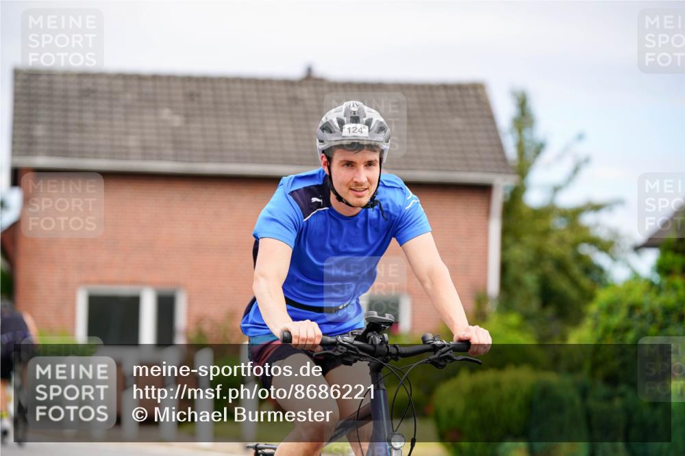 31.08.2025 - Elbe Triathlon Hamburg Michael Burmester http://msf.ph/oto/8686221 31.08.2025 14:18:23 Radfahren 124 meine-sportfotos.de
