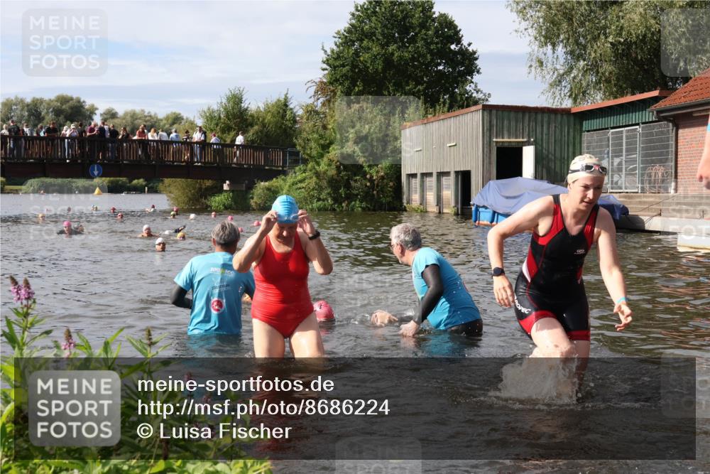 31.08.2025 - Elbe Triathlon Hamburg Luisa Fischer http://msf.ph/oto/8686224 31.08.2025 10:43:30 Schwimmen 1363, 1369, 1409, 1438, 1466, 1476, 1507 meine-sportfotos.de