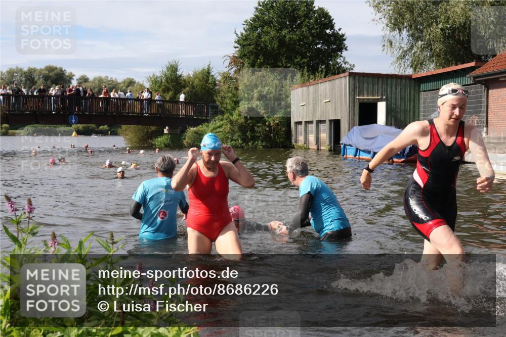 31.08.2025 - Elbe Triathlon Hamburg Luisa Fischer http://msf.ph/oto/8686226 31.08.2025 10:43:30 Schwimmen 1363, 1369, 1409, 1438, 1466, 1476, 1507 meine-sportfotos.de