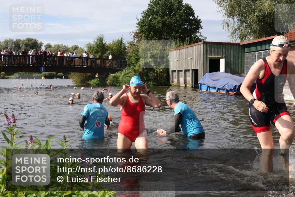 31.08.2025 - Elbe Triathlon Hamburg Luisa Fischer http://msf.ph/oto/8686228 31.08.2025 10:43:31 Schwimmen 1363, 1369, 1438, 1466, 1476, 1507 meine-sportfotos.de