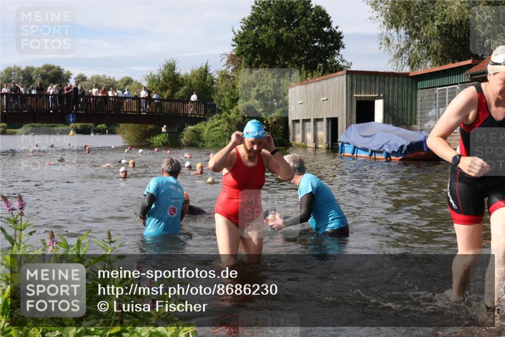 31.08.2025 - Elbe Triathlon Hamburg Luisa Fischer http://msf.ph/oto/8686230 31.08.2025 10:43:31 Schwimmen 1363, 1369, 1438, 1466, 1476, 1507 meine-sportfotos.de