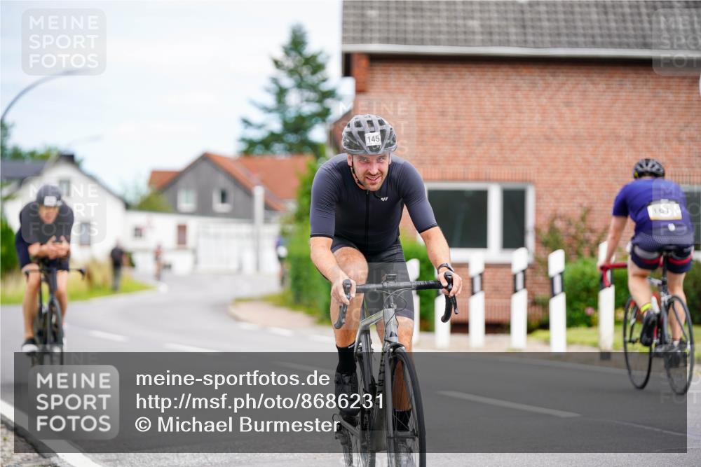 31.08.2025 - Elbe Triathlon Hamburg Michael Burmester http://msf.ph/oto/8686231 31.08.2025 14:18:38 Radfahren 143, 156 meine-sportfotos.de