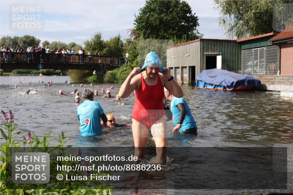 31.08.2025 - Elbe Triathlon Hamburg Luisa Fischer http://msf.ph/oto/8686236 31.08.2025 10:43:32 Schwimmen 1363, 1369, 1438, 1466, 1476, 1507 meine-sportfotos.de