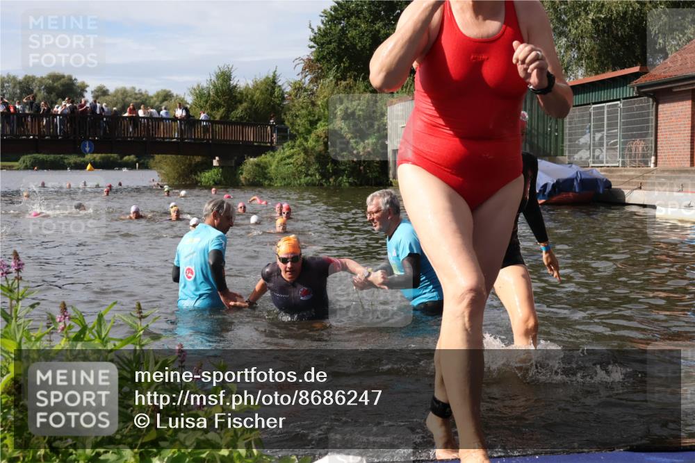 31.08.2025 - Elbe Triathlon Hamburg Luisa Fischer http://msf.ph/oto/8686247 31.08.2025 10:43:34 Schwimmen 1363, 1438, 1466, 1476, 1507 meine-sportfotos.de
