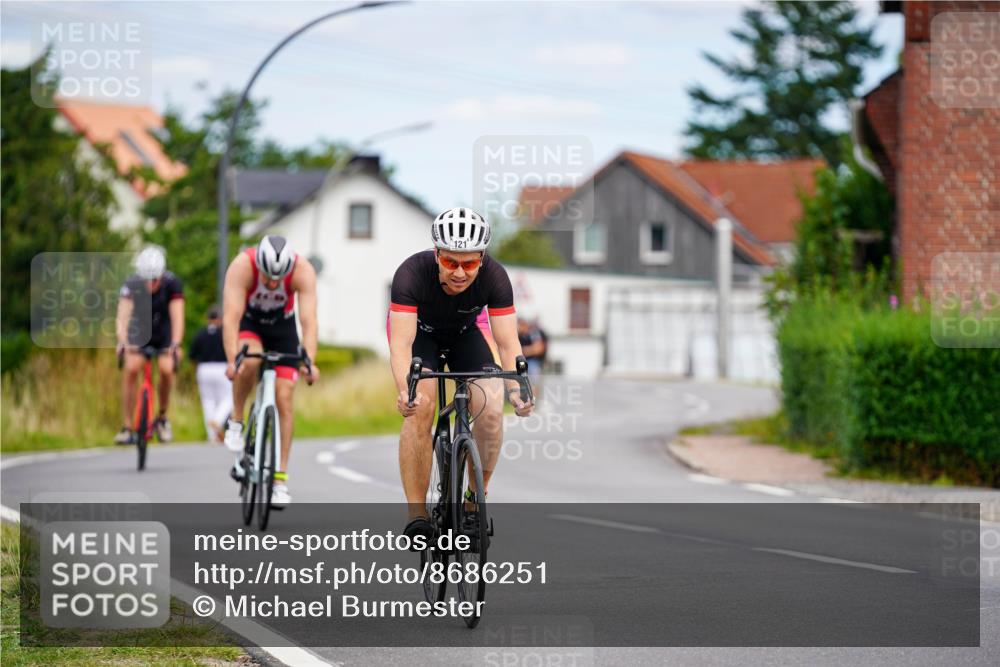 31.08.2025 - Elbe Triathlon Hamburg Michael Burmester http://msf.ph/oto/8686251 31.08.2025 14:18:55 Radfahren 121, 139, 154 meine-sportfotos.de