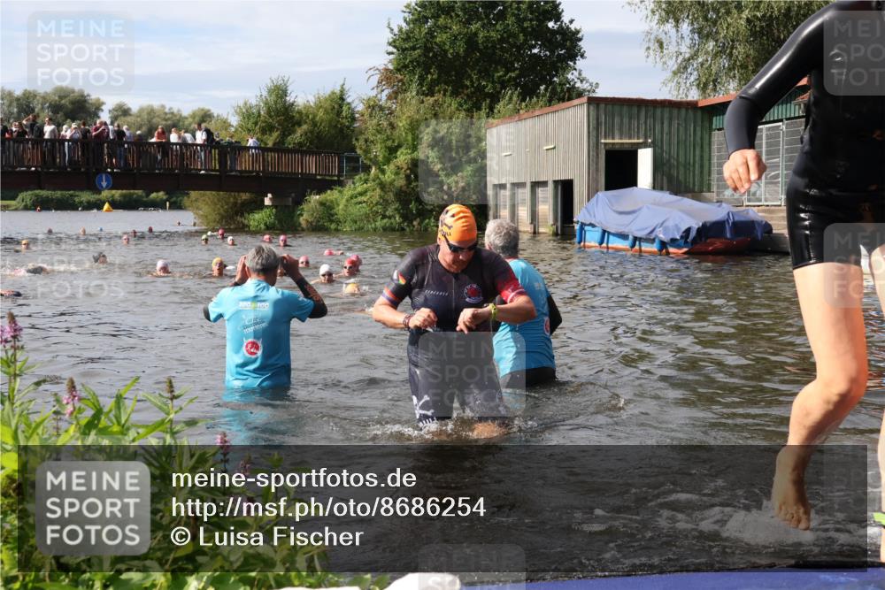 31.08.2025 - Elbe Triathlon Hamburg Luisa Fischer http://msf.ph/oto/8686254 31.08.2025 10:43:36 Schwimmen 1438, 1466, 1476, 1507 meine-sportfotos.de