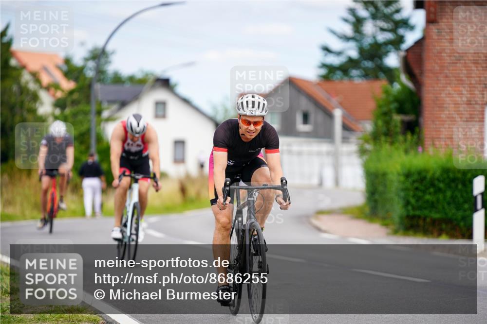 31.08.2025 - Elbe Triathlon Hamburg Michael Burmester http://msf.ph/oto/8686255 31.08.2025 14:18:55 Radfahren 121, 139, 154 meine-sportfotos.de