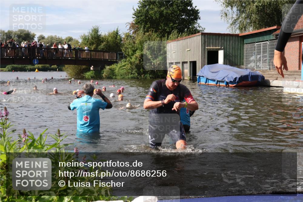 31.08.2025 - Elbe Triathlon Hamburg Luisa Fischer http://msf.ph/oto/8686256 31.08.2025 10:43:36 Schwimmen 1438, 1466, 1476, 1507 meine-sportfotos.de