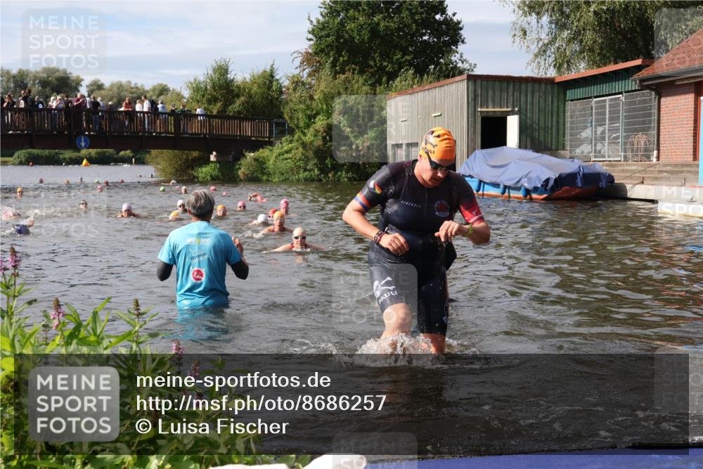 31.08.2025 - Elbe Triathlon Hamburg Luisa Fischer http://msf.ph/oto/8686257 31.08.2025 10:43:36 Schwimmen 1438, 1466, 1476, 1507 meine-sportfotos.de