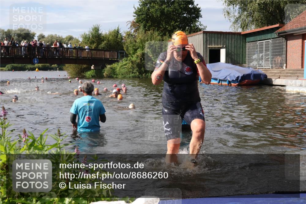 31.08.2025 - Elbe Triathlon Hamburg Luisa Fischer http://msf.ph/oto/8686260 31.08.2025 10:43:37 Schwimmen 1466, 1476, 1507 meine-sportfotos.de