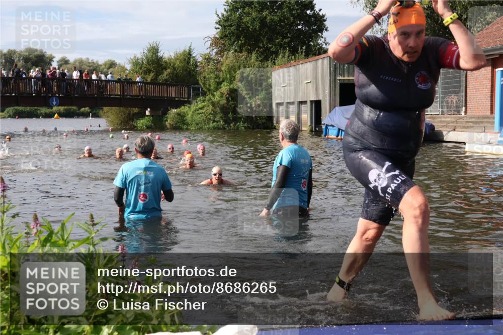 31.08.2025 - Elbe Triathlon Hamburg Luisa Fischer http://msf.ph/oto/8686265 31.08.2025 10:43:38 Schwimmen 1441, 1466, 1476, 1507 meine-sportfotos.de