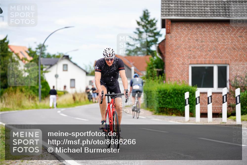 31.08.2025 - Elbe Triathlon Hamburg Michael Burmester http://msf.ph/oto/8686266 31.08.2025 14:18:58 Radfahren 121, 139, 154 meine-sportfotos.de