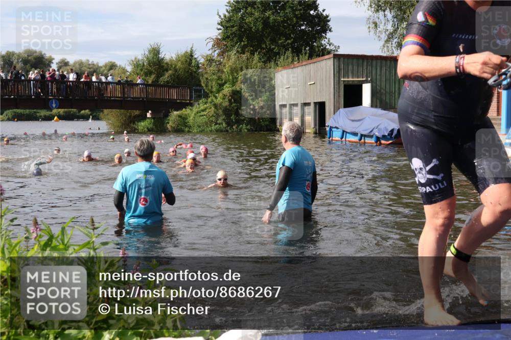 31.08.2025 - Elbe Triathlon Hamburg Luisa Fischer http://msf.ph/oto/8686267 31.08.2025 10:43:38 Schwimmen 1441, 1466, 1476, 1507 meine-sportfotos.de