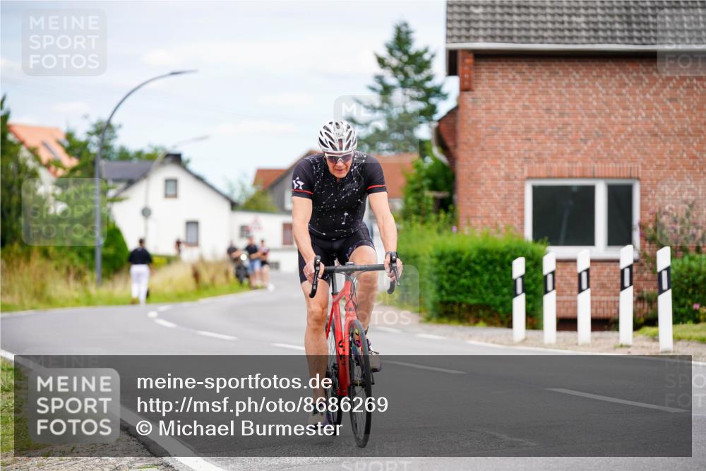 31.08.2025 - Elbe Triathlon Hamburg Michael Burmester http://msf.ph/oto/8686269 31.08.2025 14:18:58 Radfahren 121, 139, 154 meine-sportfotos.de