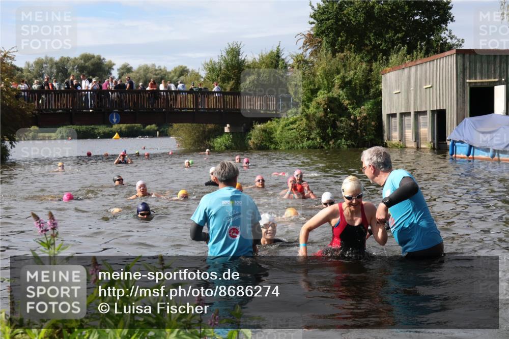 31.08.2025 - Elbe Triathlon Hamburg Luisa Fischer http://msf.ph/oto/8686274 31.08.2025 10:43:44 Schwimmen 1421, 1441, 1475 meine-sportfotos.de