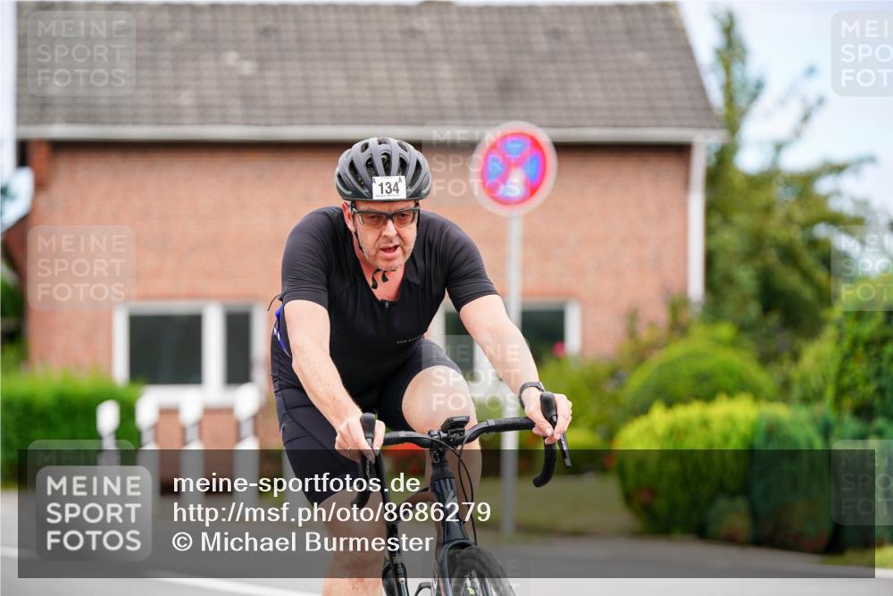 31.08.2025 - Elbe Triathlon Hamburg Michael Burmester http://msf.ph/oto/8686279 31.08.2025 14:19:12 Radfahren 134 meine-sportfotos.de