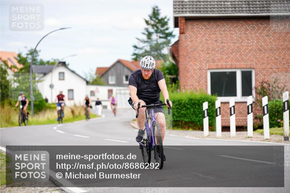 31.08.2025 - Elbe Triathlon Hamburg Michael Burmester http://msf.ph/oto/8686292 31.08.2025 14:19:20 Radfahren 151 meine-sportfotos.de