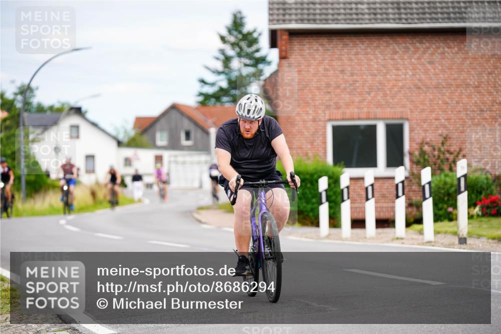 31.08.2025 - Elbe Triathlon Hamburg Michael Burmester http://msf.ph/oto/8686294 31.08.2025 14:19:20 Radfahren 151 meine-sportfotos.de