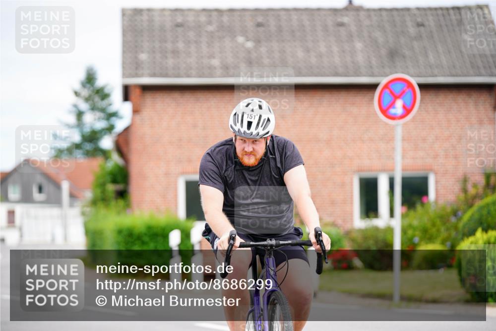 31.08.2025 - Elbe Triathlon Hamburg Michael Burmester http://msf.ph/oto/8686299 31.08.2025 14:19:21 Radfahren 126, 132, 151 meine-sportfotos.de