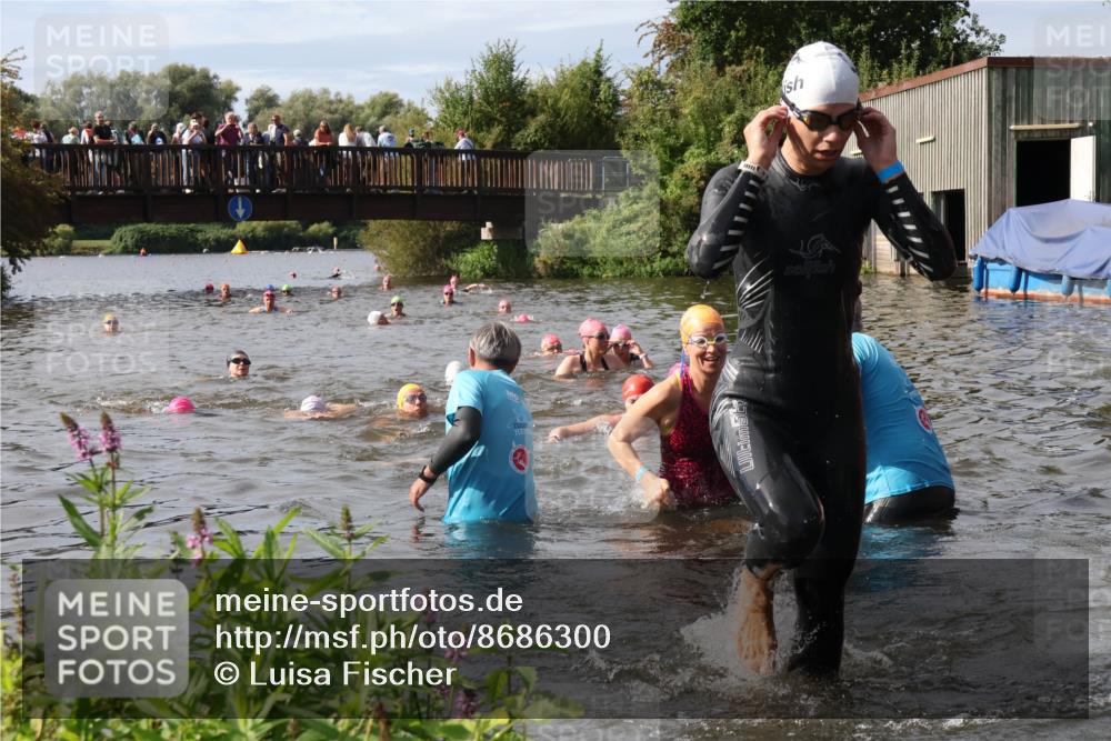 31.08.2025 - Elbe Triathlon Hamburg Luisa Fischer http://msf.ph/oto/8686300 31.08.2025 10:43:49 Schwimmen 1396, 1406, 1421, 1441, 1475, 1497 meine-sportfotos.de