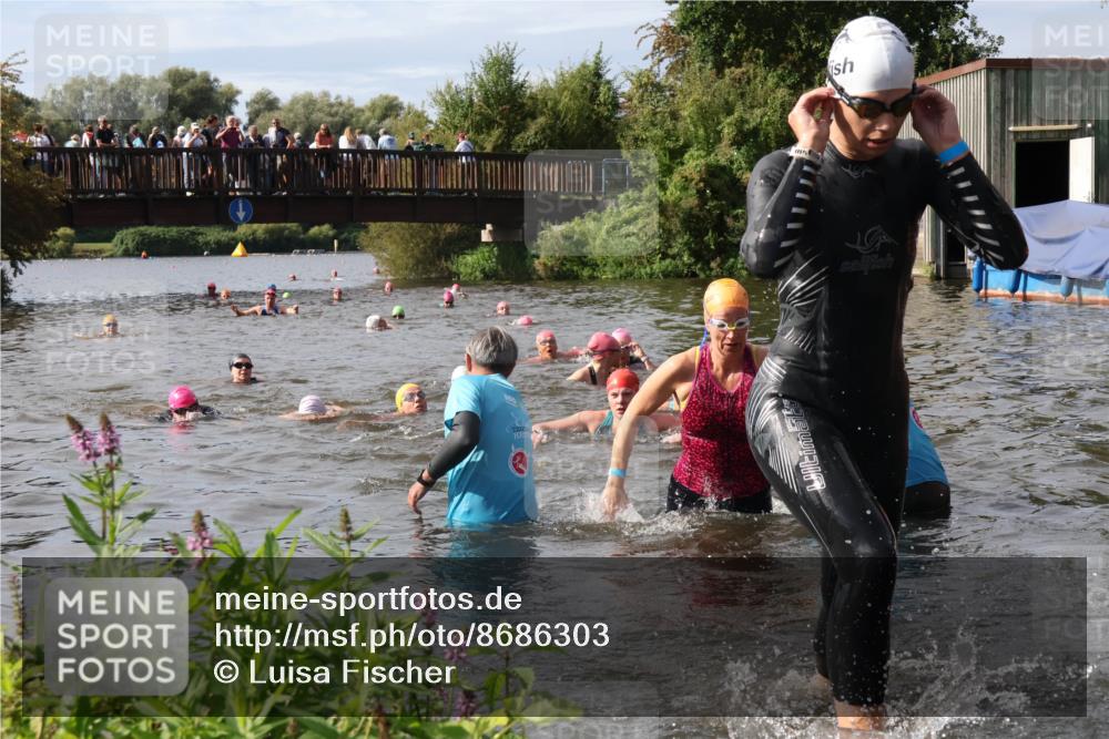 31.08.2025 - Elbe Triathlon Hamburg Luisa Fischer http://msf.ph/oto/8686303 31.08.2025 10:43:49 Schwimmen 1396, 1406, 1421, 1441, 1475, 1497 meine-sportfotos.de