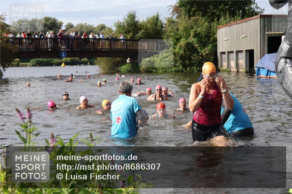 31.08.2025 - Elbe Triathlon Hamburg Luisa Fischer http://msf.ph/oto/8686307 31.08.2025 10:43:50 Schwimmen 1356, 1396, 1406, 1421, 1441, 1475, 1497 meine-sportfotos.de