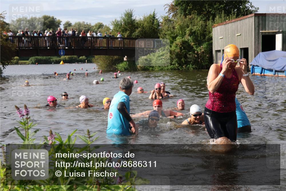 31.08.2025 - Elbe Triathlon Hamburg Luisa Fischer http://msf.ph/oto/8686311 31.08.2025 10:43:51 Schwimmen 1356, 1361, 1396, 1406, 1421, 1430, 1441, 1475, 1497 meine-sportfotos.de