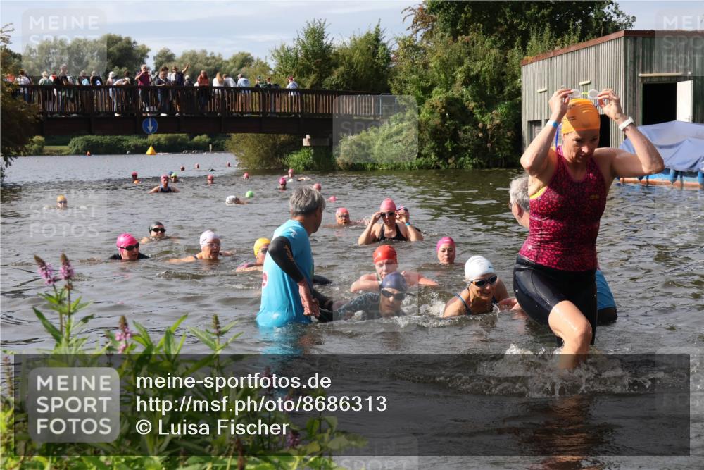 31.08.2025 - Elbe Triathlon Hamburg Luisa Fischer http://msf.ph/oto/8686313 31.08.2025 10:43:51 Schwimmen 1356, 1361, 1396, 1406, 1421, 1430, 1441, 1475, 1497 meine-sportfotos.de