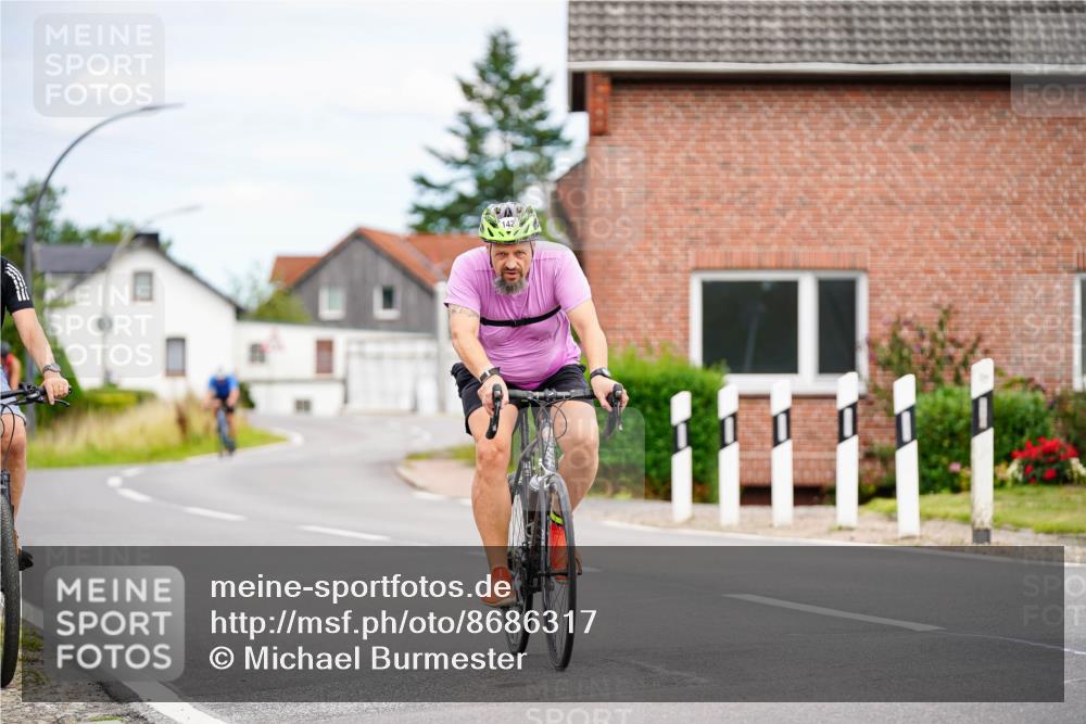 31.08.2025 - Elbe Triathlon Hamburg Michael Burmester http://msf.ph/oto/8686317 31.08.2025 14:19:30 Radfahren 123, 126, 127, 132, 142 meine-sportfotos.de