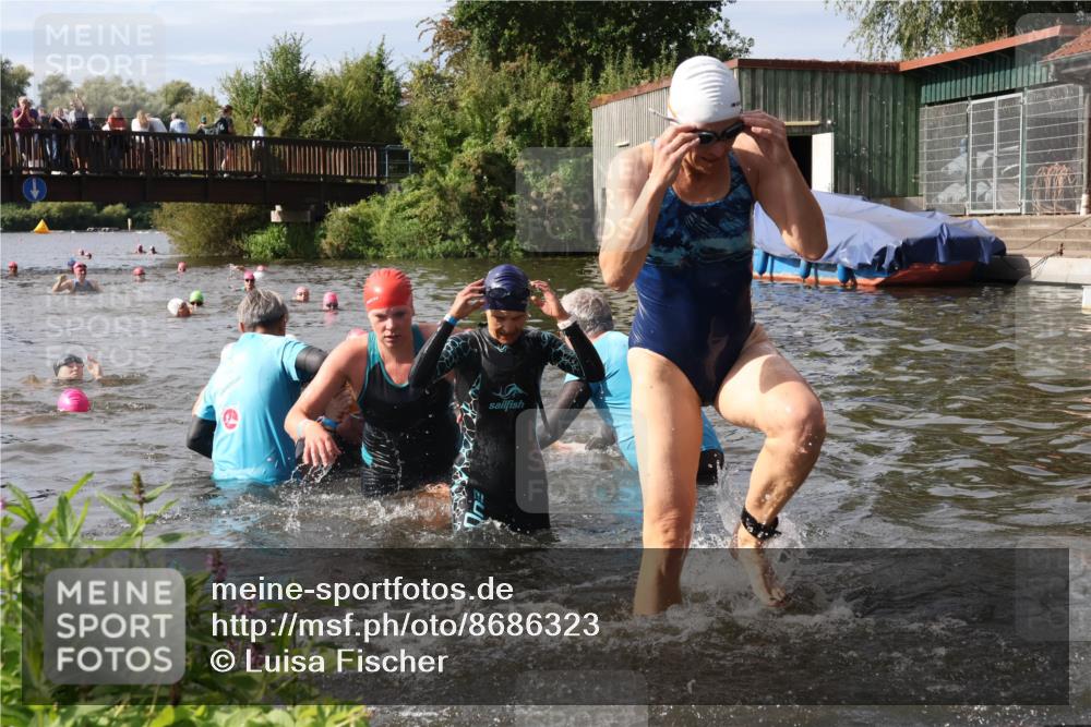 31.08.2025 - Elbe Triathlon Hamburg Luisa Fischer http://msf.ph/oto/8686323 31.08.2025 10:43:55 Schwimmen 1356, 1360, 1361, 1396, 1406, 1430, 1475, 1497 meine-sportfotos.de