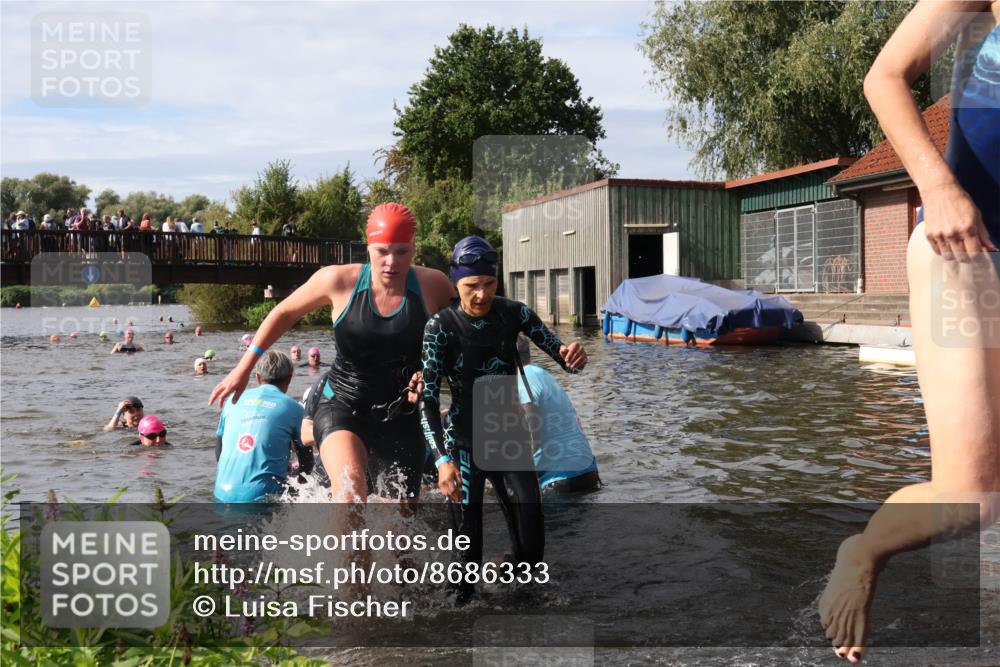 31.08.2025 - Elbe Triathlon Hamburg Luisa Fischer http://msf.ph/oto/8686333 31.08.2025 10:43:56 Schwimmen 1356, 1360, 1361, 1396, 1406, 1430, 1467, 1475, 1497, 1500 meine-sportfotos.de