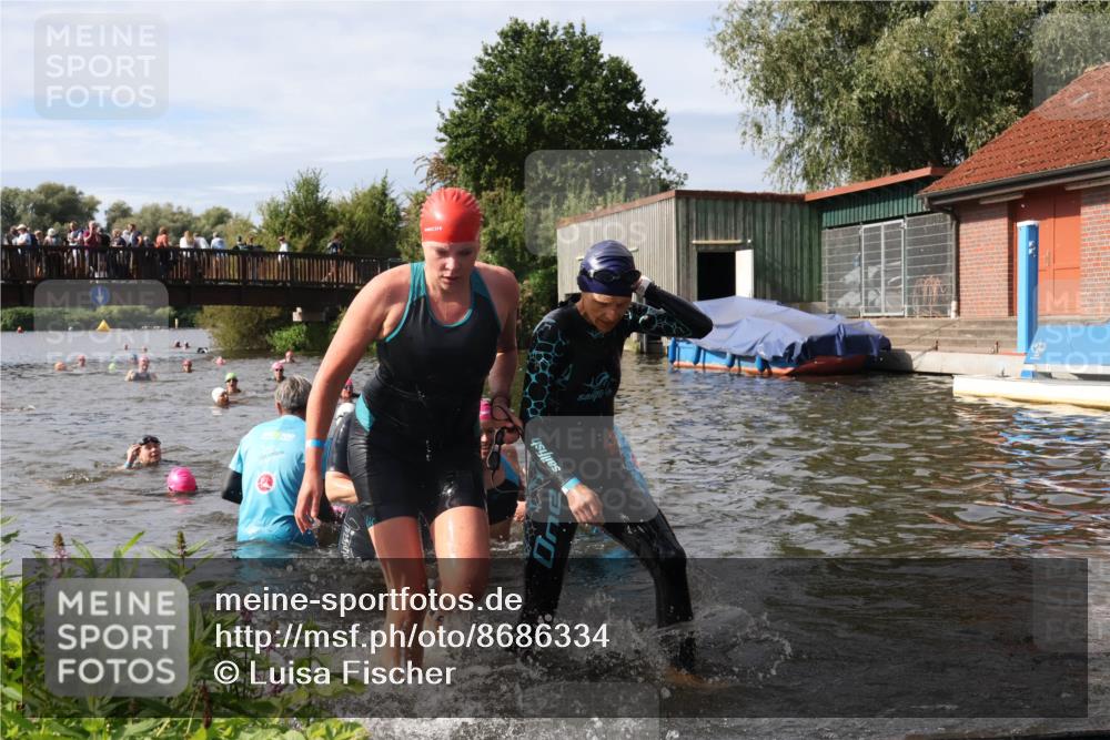 31.08.2025 - Elbe Triathlon Hamburg Luisa Fischer http://msf.ph/oto/8686334 31.08.2025 10:43:57 Schwimmen 1356, 1360, 1361, 1396, 1406, 1430, 1467, 1475, 1497, 1500 meine-sportfotos.de