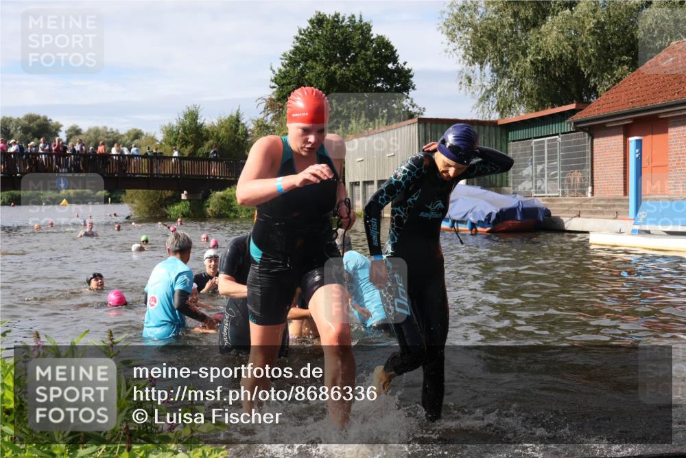 31.08.2025 - Elbe Triathlon Hamburg Luisa Fischer http://msf.ph/oto/8686336 31.08.2025 10:43:57 Schwimmen 1356, 1360, 1361, 1396, 1406, 1430, 1467, 1475, 1497, 1500 meine-sportfotos.de