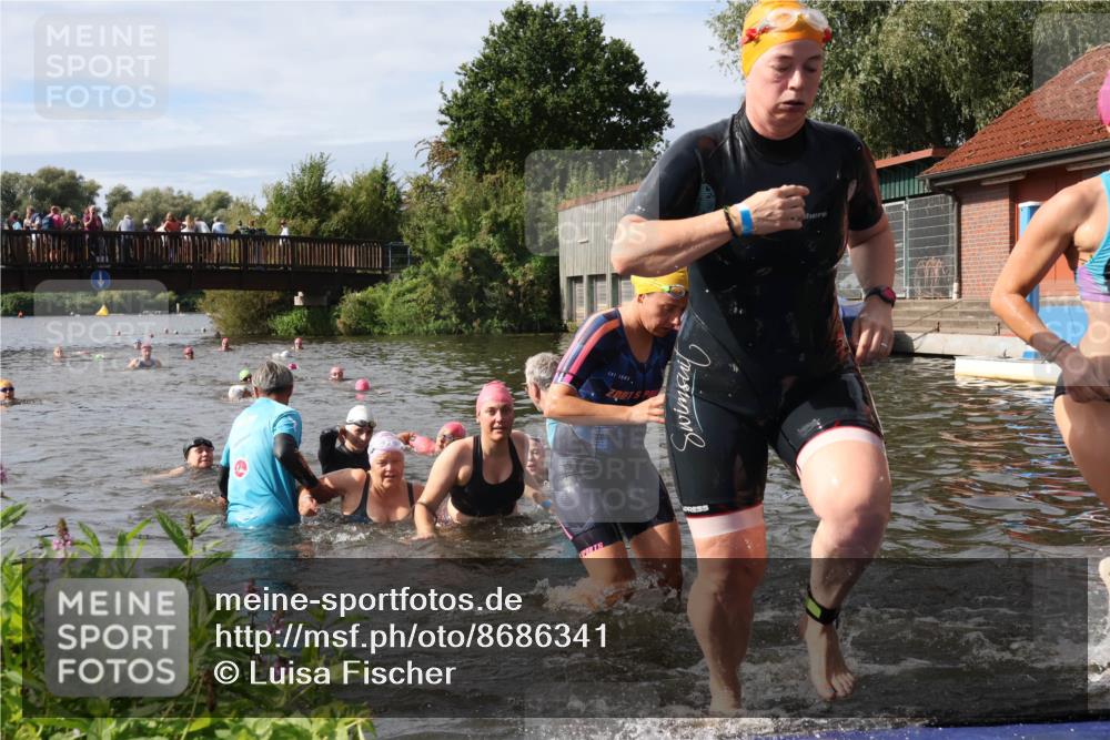 31.08.2025 - Elbe Triathlon Hamburg Luisa Fischer http://msf.ph/oto/8686341 31.08.2025 10:44:00 Schwimmen 1356, 1360, 1361, 1362, 1396, 1406, 1430, 1467, 1497, 1500, 1502 meine-sportfotos.de