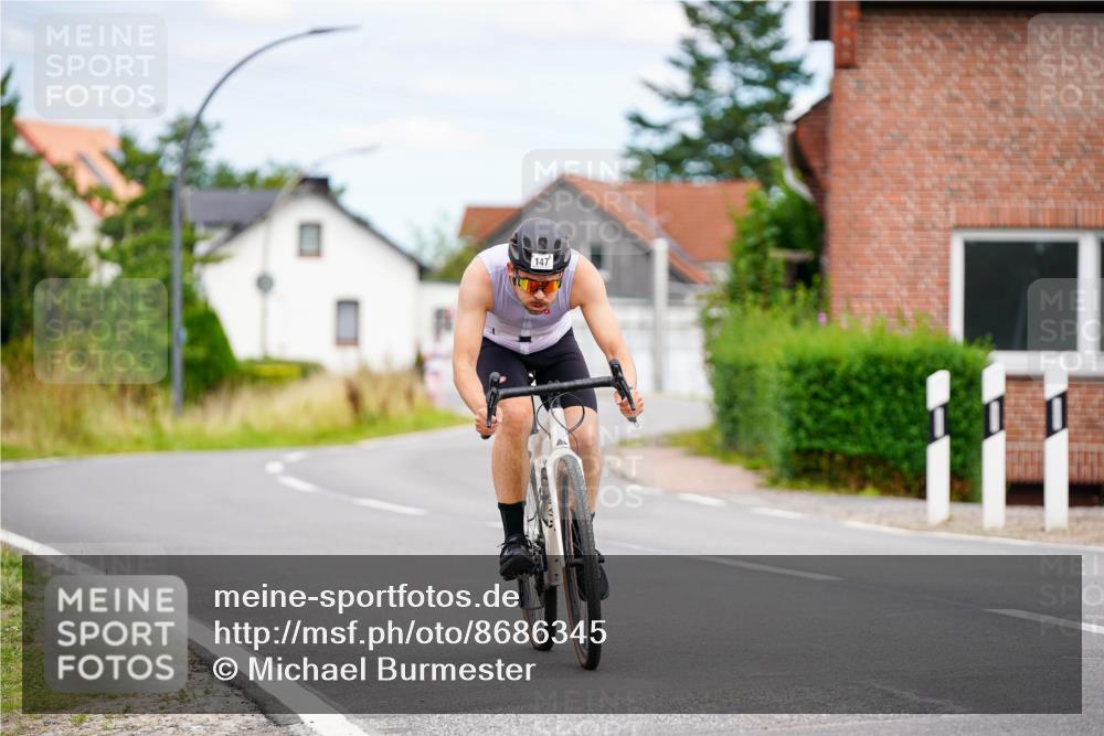 31.08.2025 - Elbe Triathlon Hamburg Michael Burmester http://msf.ph/oto/8686345 31.08.2025 14:19:57 Radfahren  meine-sportfotos.de
