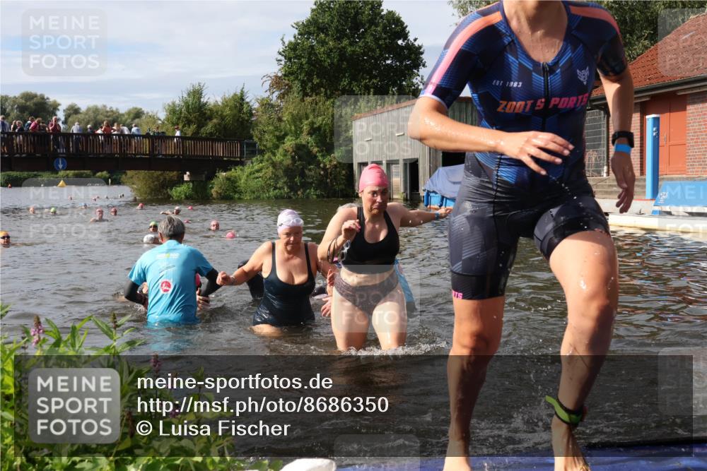 31.08.2025 - Elbe Triathlon Hamburg Luisa Fischer http://msf.ph/oto/8686350 31.08.2025 10:44:01 Schwimmen 1356, 1360, 1361, 1362, 1377, 1396, 1406, 1430, 1467, 1497, 1500, 1502 meine-sportfotos.de