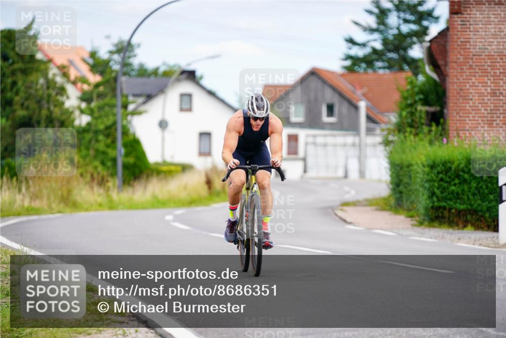 31.08.2025 - Elbe Triathlon Hamburg Michael Burmester http://msf.ph/oto/8686351 31.08.2025 14:20:11 Radfahren  meine-sportfotos.de