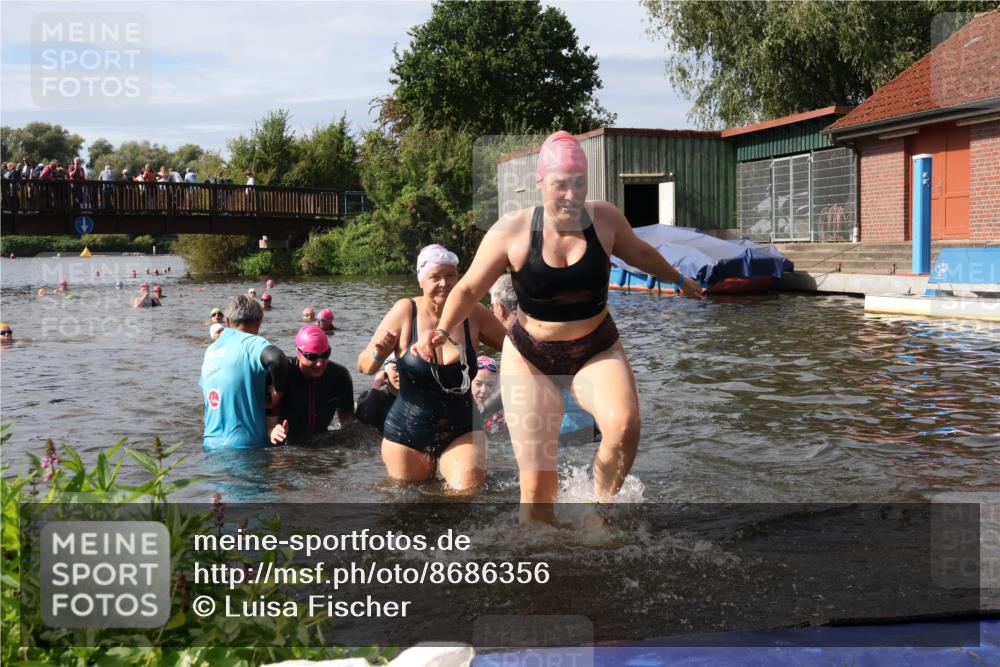 31.08.2025 - Elbe Triathlon Hamburg Luisa Fischer http://msf.ph/oto/8686356 31.08.2025 10:44:02 Schwimmen 1356, 1360, 1361, 1362, 1377, 1396, 1406, 1430, 1467, 1500, 1502, 1503 meine-sportfotos.de