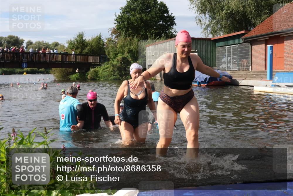 31.08.2025 - Elbe Triathlon Hamburg Luisa Fischer http://msf.ph/oto/8686358 31.08.2025 10:44:03 Schwimmen 1356, 1360, 1361, 1362, 1377, 1430, 1467, 1500, 1502, 1503 meine-sportfotos.de
