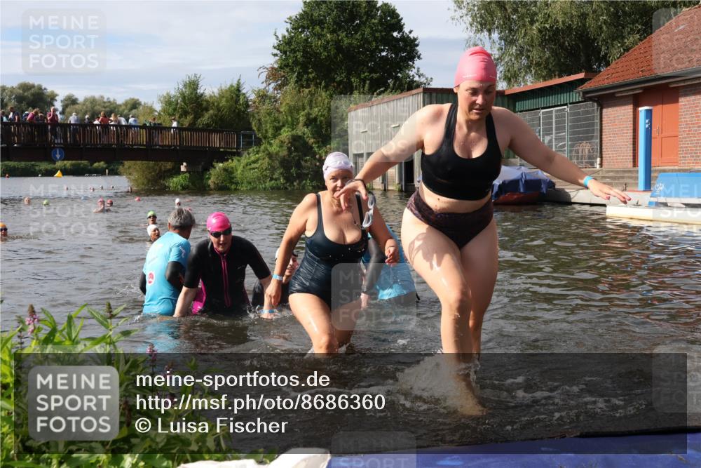 31.08.2025 - Elbe Triathlon Hamburg Luisa Fischer http://msf.ph/oto/8686360 31.08.2025 10:44:03 Schwimmen 1356, 1360, 1361, 1362, 1377, 1430, 1467, 1500, 1502, 1503 meine-sportfotos.de