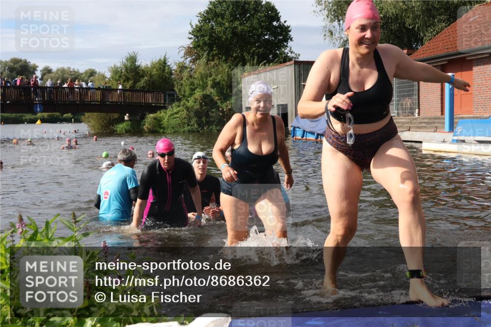 31.08.2025 - Elbe Triathlon Hamburg Luisa Fischer http://msf.ph/oto/8686362 31.08.2025 10:44:04 Schwimmen 1356, 1360, 1361, 1362, 1377, 1430, 1467, 1500, 1502, 1503 meine-sportfotos.de