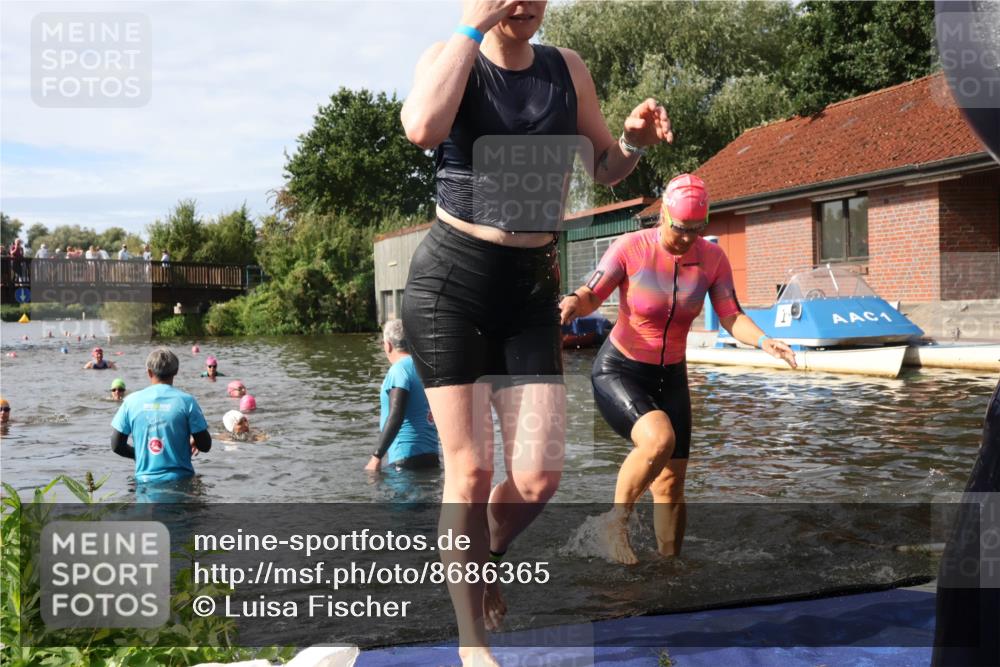 31.08.2025 - Elbe Triathlon Hamburg Luisa Fischer http://msf.ph/oto/8686365 31.08.2025 10:44:11 Schwimmen 1362, 1377, 1452, 1502, 1503 meine-sportfotos.de