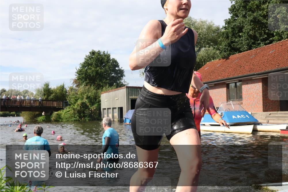 31.08.2025 - Elbe Triathlon Hamburg Luisa Fischer http://msf.ph/oto/8686367 31.08.2025 10:44:11 Schwimmen 1362, 1377, 1452, 1502, 1503 meine-sportfotos.de