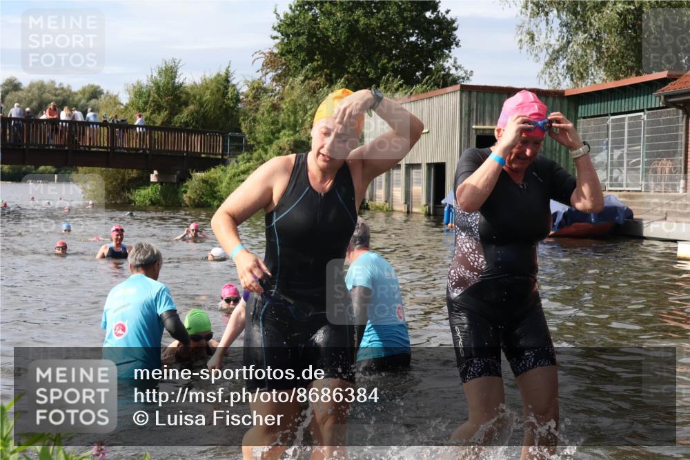31.08.2025 - Elbe Triathlon Hamburg Luisa Fischer http://msf.ph/oto/8686384 31.08.2025 10:44:23 Schwimmen 1353, 1359, 1392, 1452, 1506 meine-sportfotos.de
