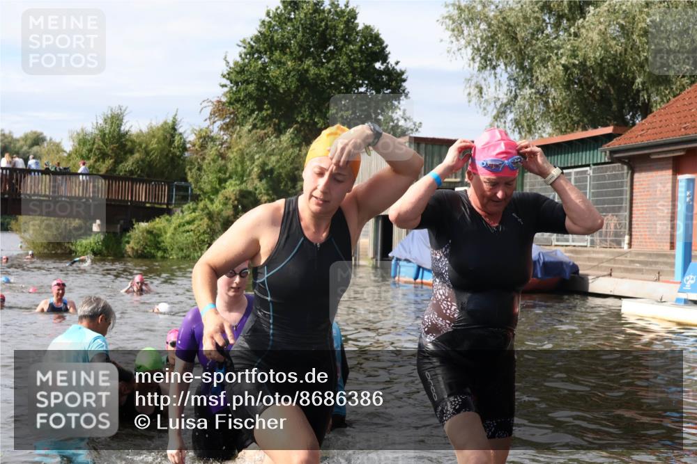31.08.2025 - Elbe Triathlon Hamburg Luisa Fischer http://msf.ph/oto/8686386 31.08.2025 10:44:24 Schwimmen 1353, 1359, 1392, 1452, 1506 meine-sportfotos.de